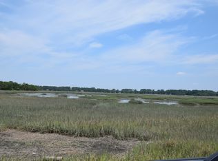 6 Old Smugglers Wharf Ln, Saint Helena Island, SC 29920