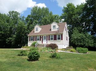 11 Saint Andrews Rd, Walden, NY 12586