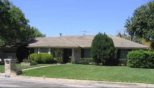 1st image of 525 CANDLEGLO DR