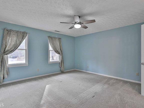 4th image of 50 Rockland Dr