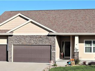 1012 Baileys Grove Dr, Adel, IA 50003
