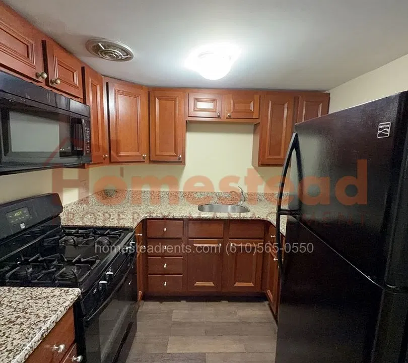 83-85 3rd Ave
