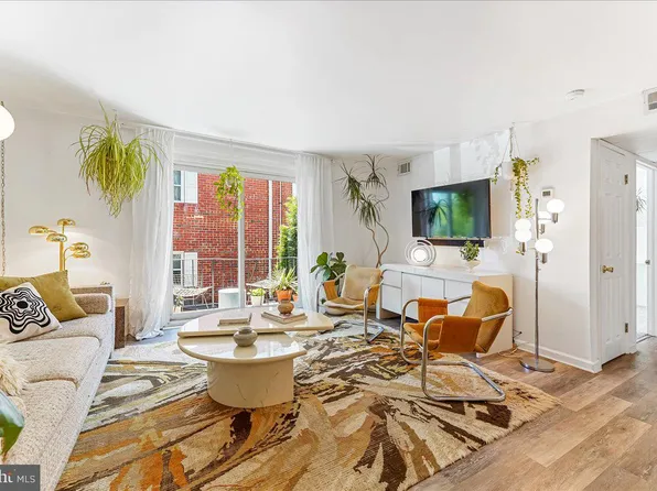 117 Railroad Ave APT B-13, West Grove, PA 19390