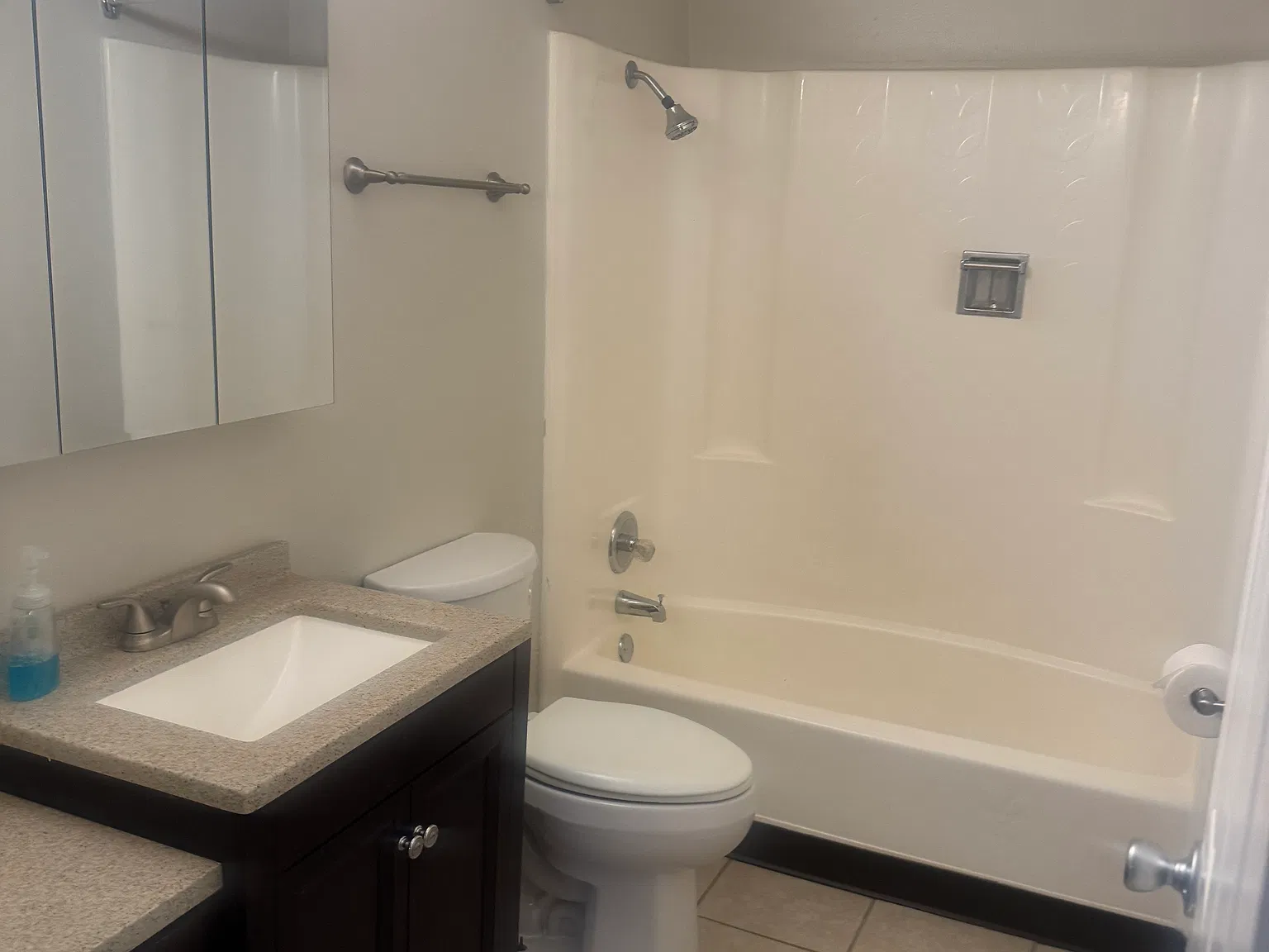 3 bed, $1,500 — Photo 3