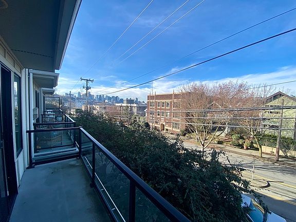 5th image of 2034 Eastlake Ave E Unit C