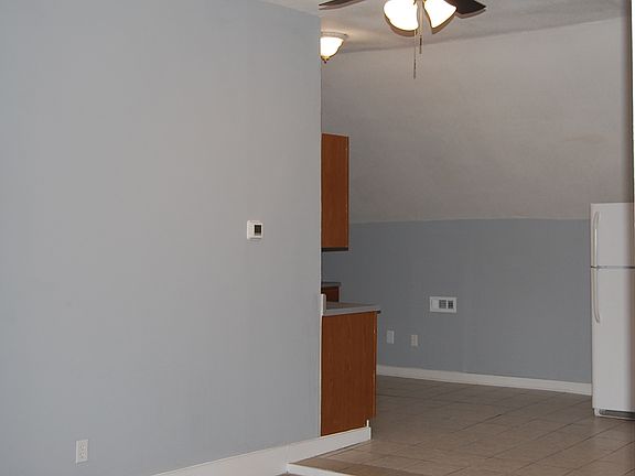 3rd image of 2327 Washington Ave #2