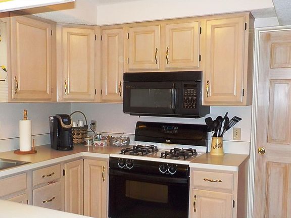 4th image of 3833 Willshire Ct