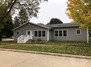 87 4th Ave NE, Britt, IA 50423