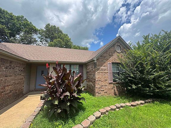 2nd image of 106 Louis Dr