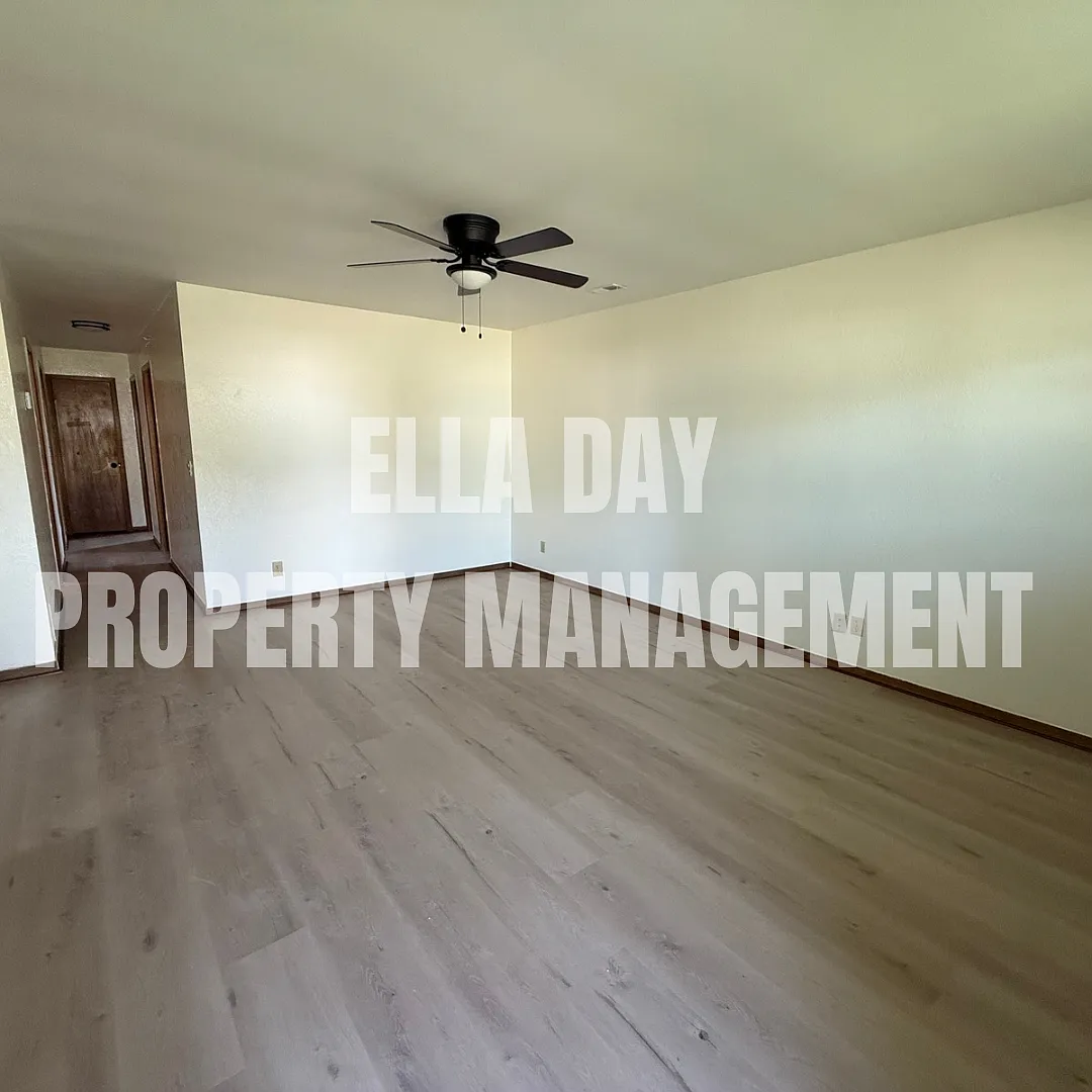 3120 N Applewood Dr — Photo 2