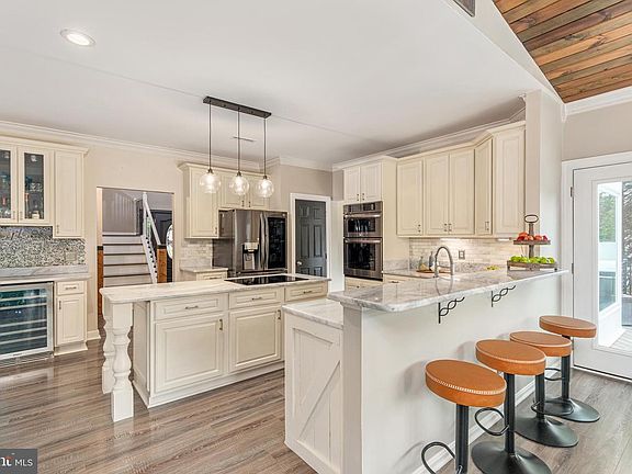 2nd image of 37440 Whitacre Ln