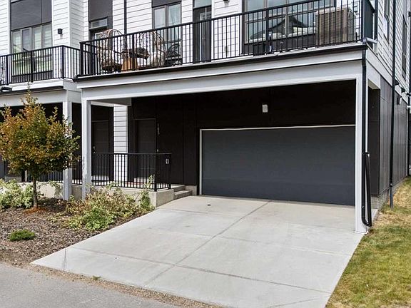 3rd image of 105 Sovereign Hts SW