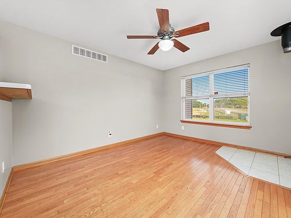 5th image of 1225 Alexandria Dr