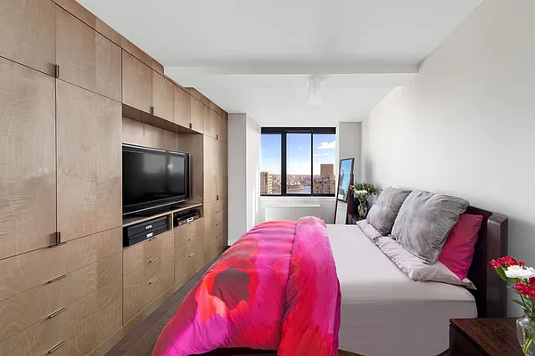 Sold by Compass | media 4