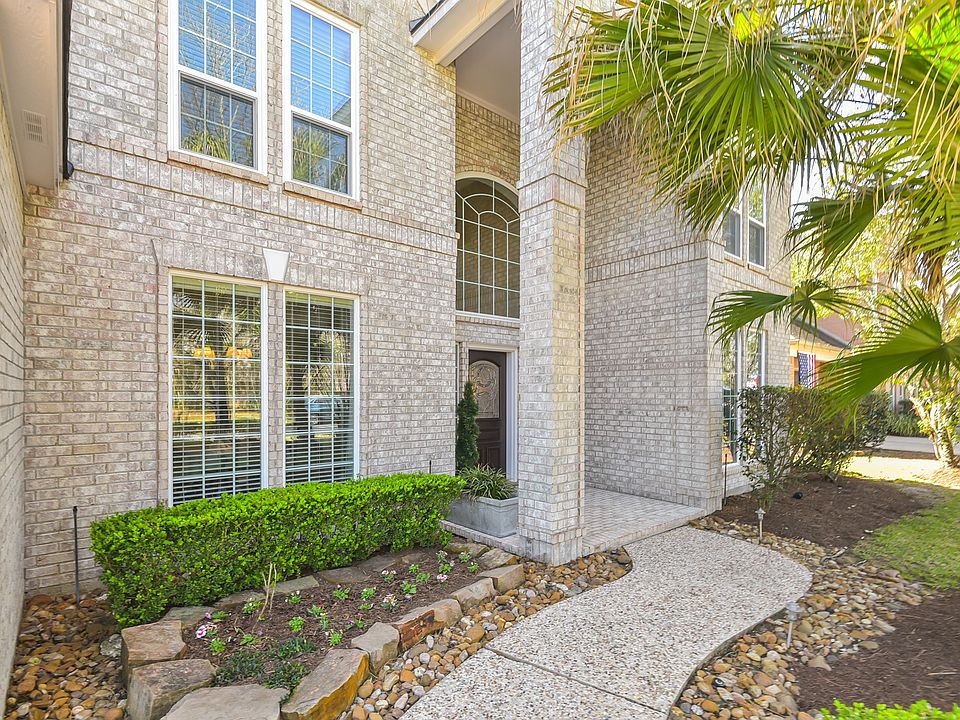 2nd image of 14 S Berryline Cir
