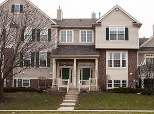 2704 N Greenwood Ave, Arlington Heights, IL 60004