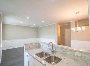 44 N Mill Rd, Addison, IL 60101