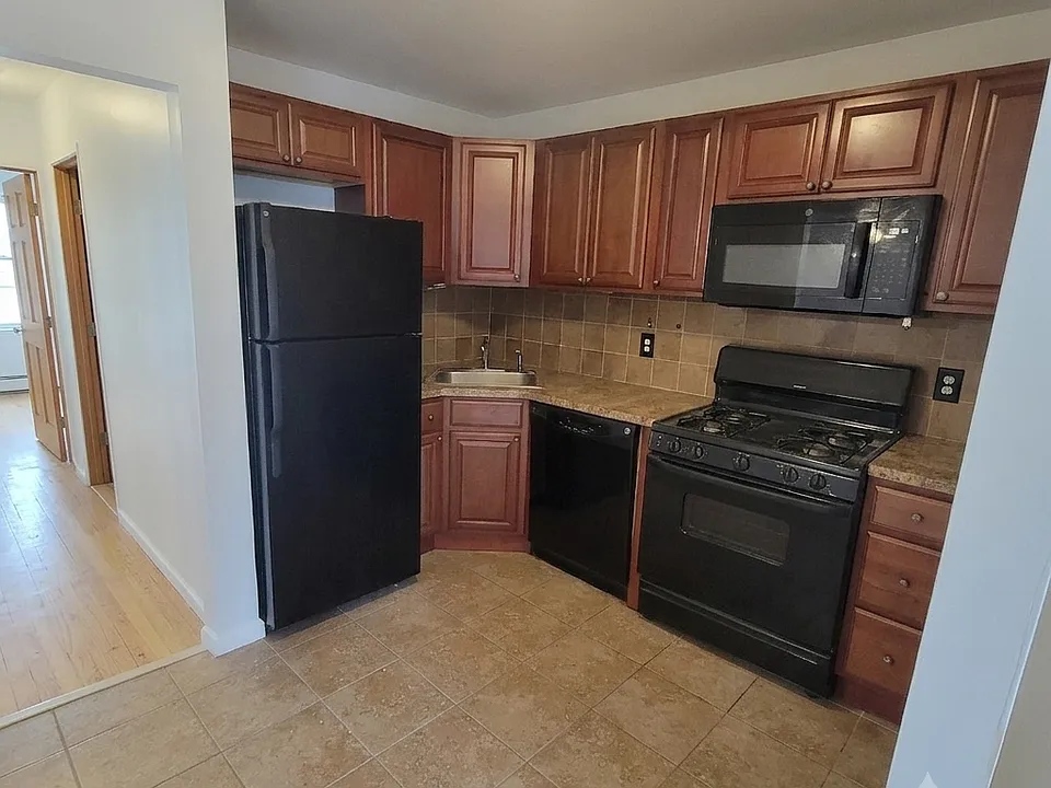158 Jules Dr #2