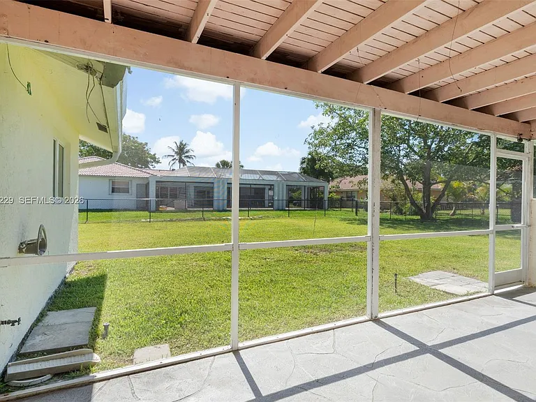 3165 NW 116th Ave — Photo 40