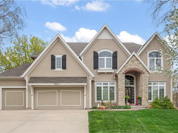 5641 Roundtree St, Shawnee, KS 66226