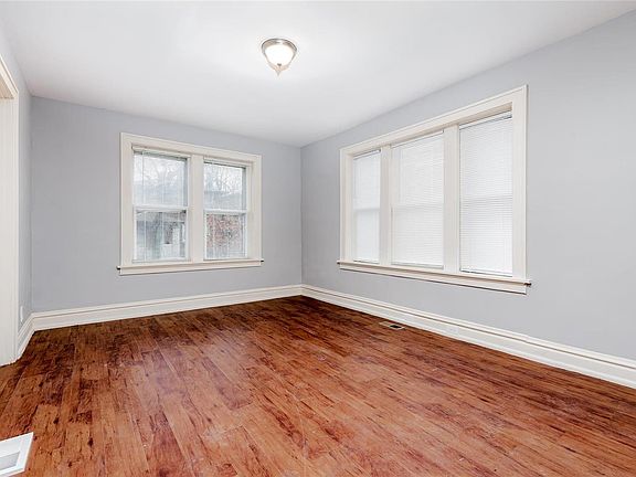 3rd image of 4227 Ellenwood Ave