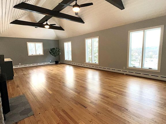 3rd image of 825 3rd St SW