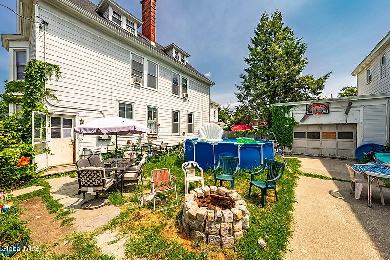 3rd image of 318-320 16th Street