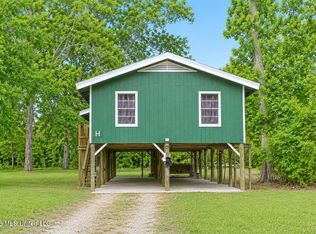 109 Hickory Ln, Lucedale, MS 39452