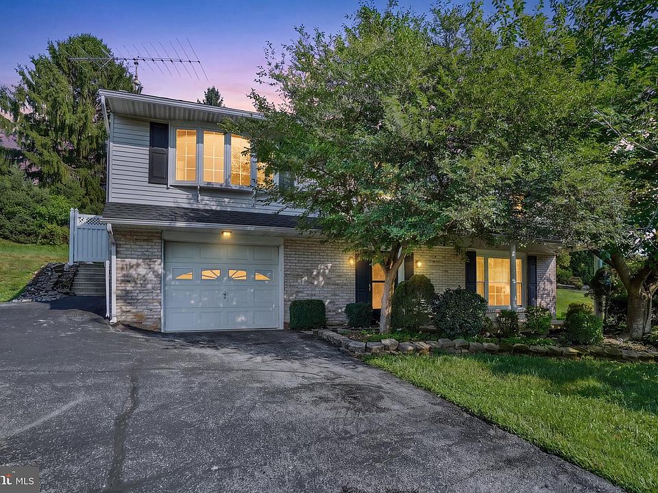 1st image of 127 Strassburg Cir