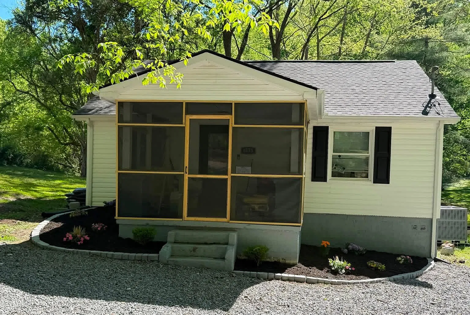 2 bed, 1032 sqft, $1,950 — Photo 1