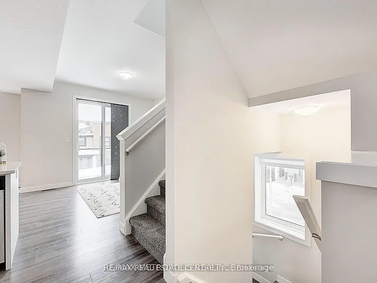 996 West Village Sq — Photo 29