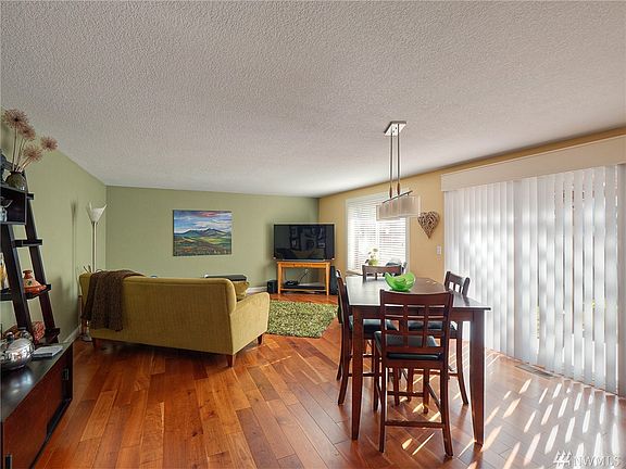 3rd image of 4729 Stikes Dr SE