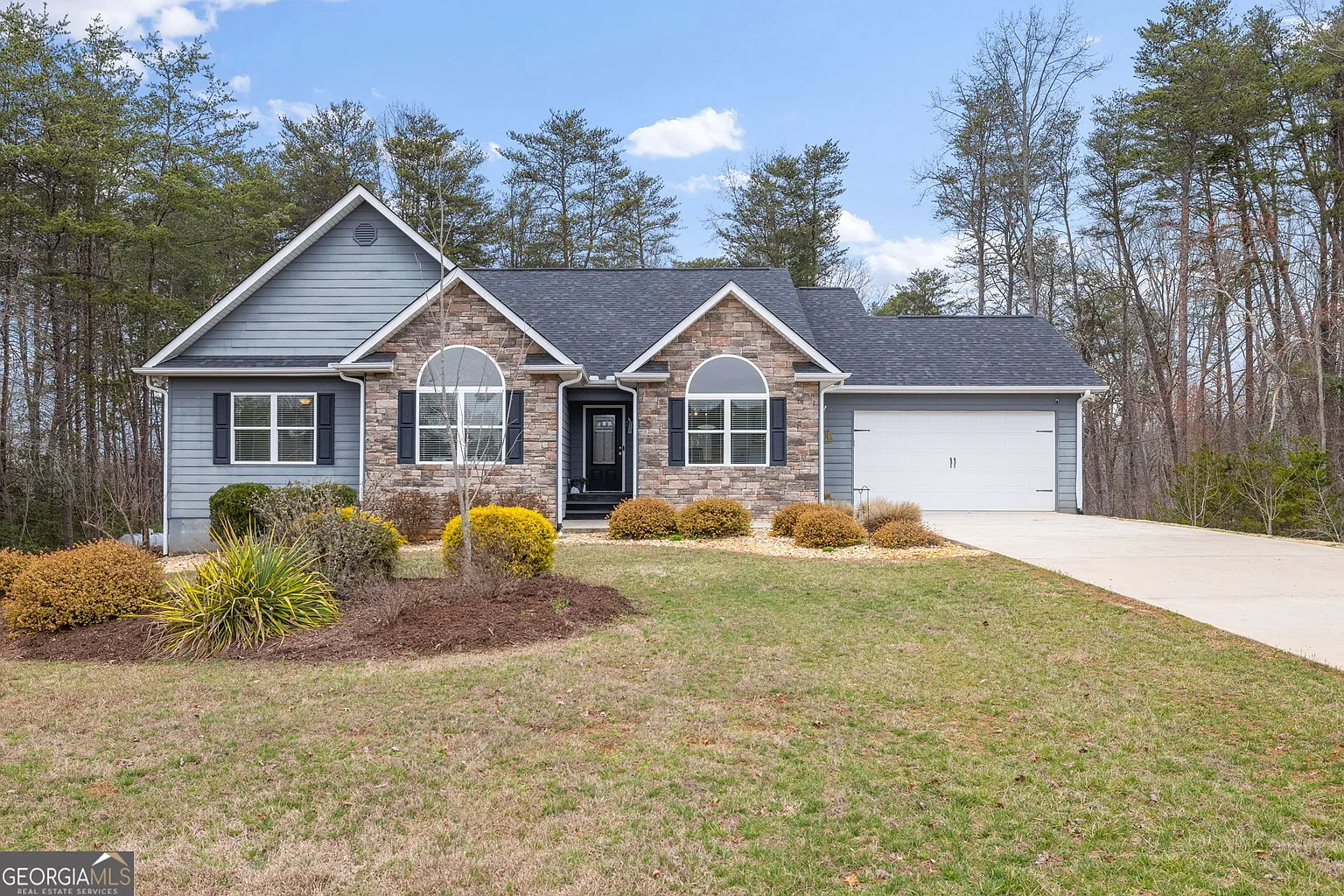 393 Linwood Dr photo 1