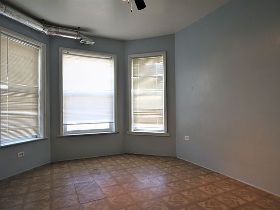 3rd image of 1705 W 59th St Floor 1