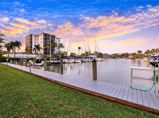 2170 Gulf Shore Blvd N APT 62W, Naples, FL 34102
