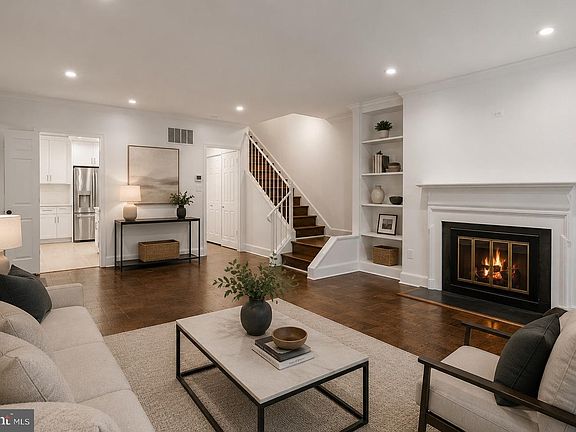 3rd image of 3295 Sutton Pl NW APT D