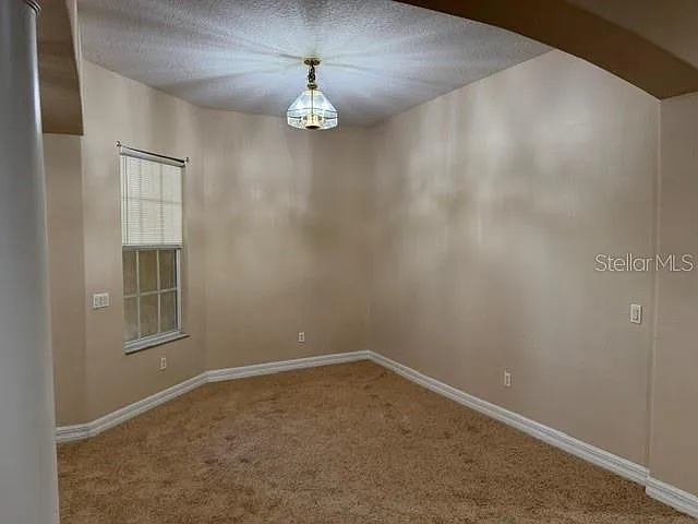 3 bed, 3.0 bath, 2340 sqft, $1,900 — Photo 4