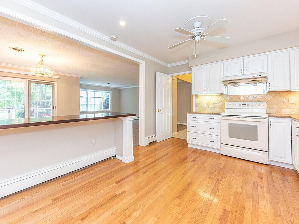 42021 Banbury Ct, photo 19