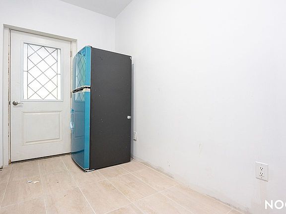 3rd image of 30 Oakland Pl #3