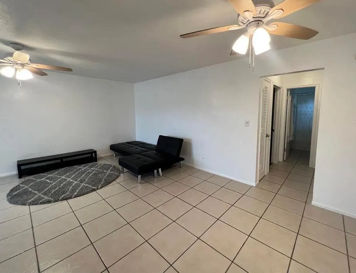 1 bed, 1.0 bath, 8622 sqft, $1,595 — Photo 4