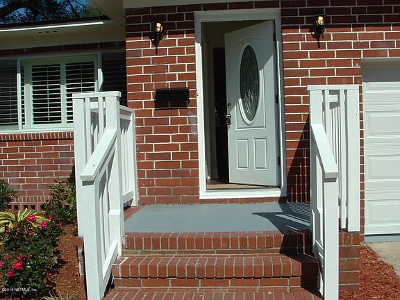 3rd image of 6205 Pine Cove Ln