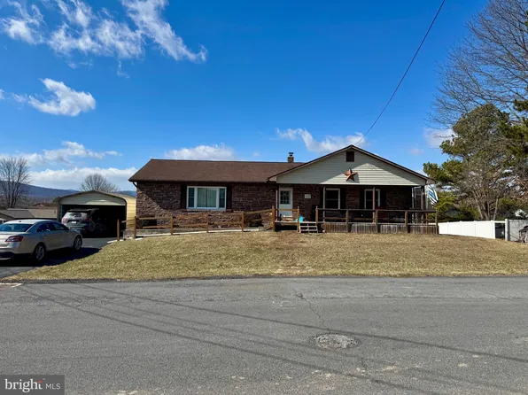 118 Lee St, Petersburg, WV 26847