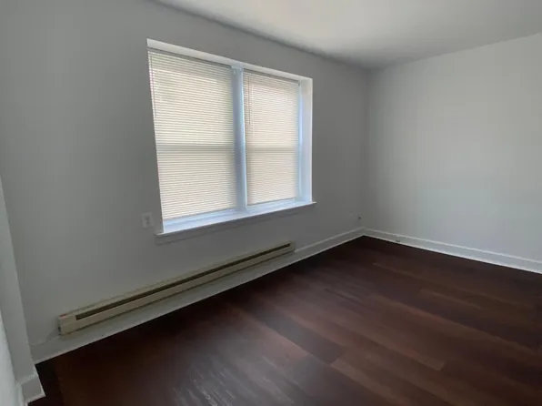 1100 S 58th St #203A, Philadelphia, PA 19143