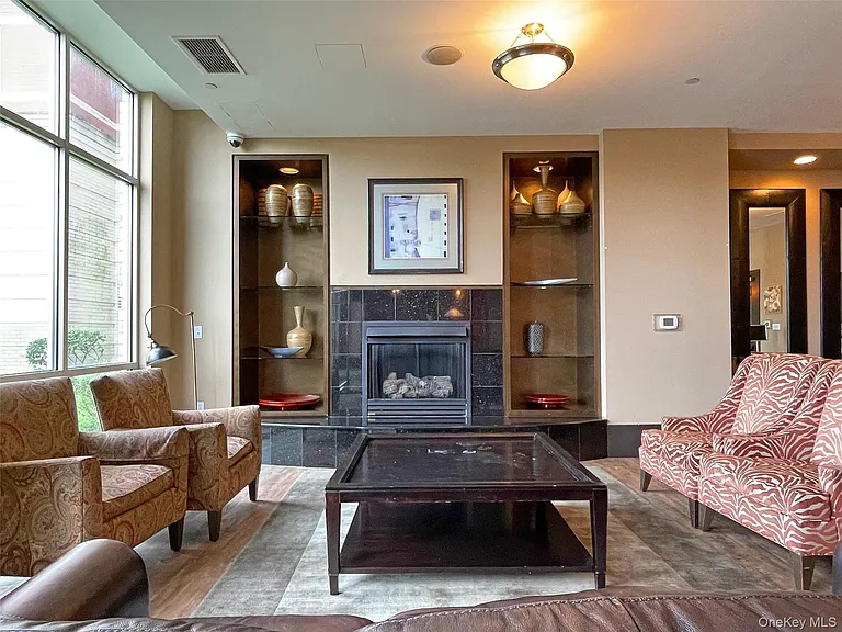 300 Mamaroneck Ave #716 — Photo 12