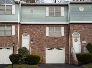 2598 Hawthorne Dr, Oakdale, PA 15071