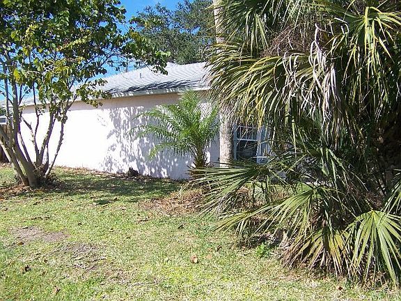 2nd image of 3332 Woodland Dr
