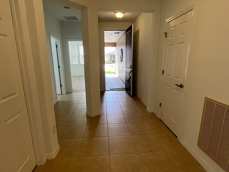 4976 NW 35th Lane Rd — Photo 7