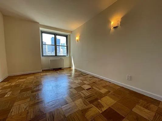 Rented by Bond New York | media 5