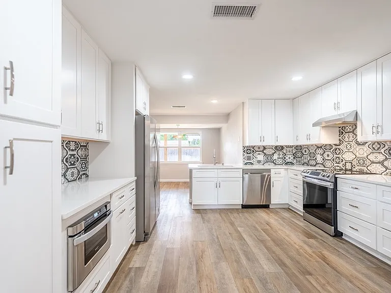 2809 Marmon Dr — Photo 10