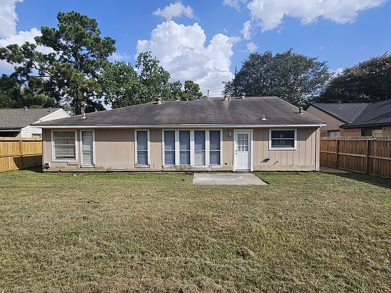 4250 Southchase Ln — Photo 18